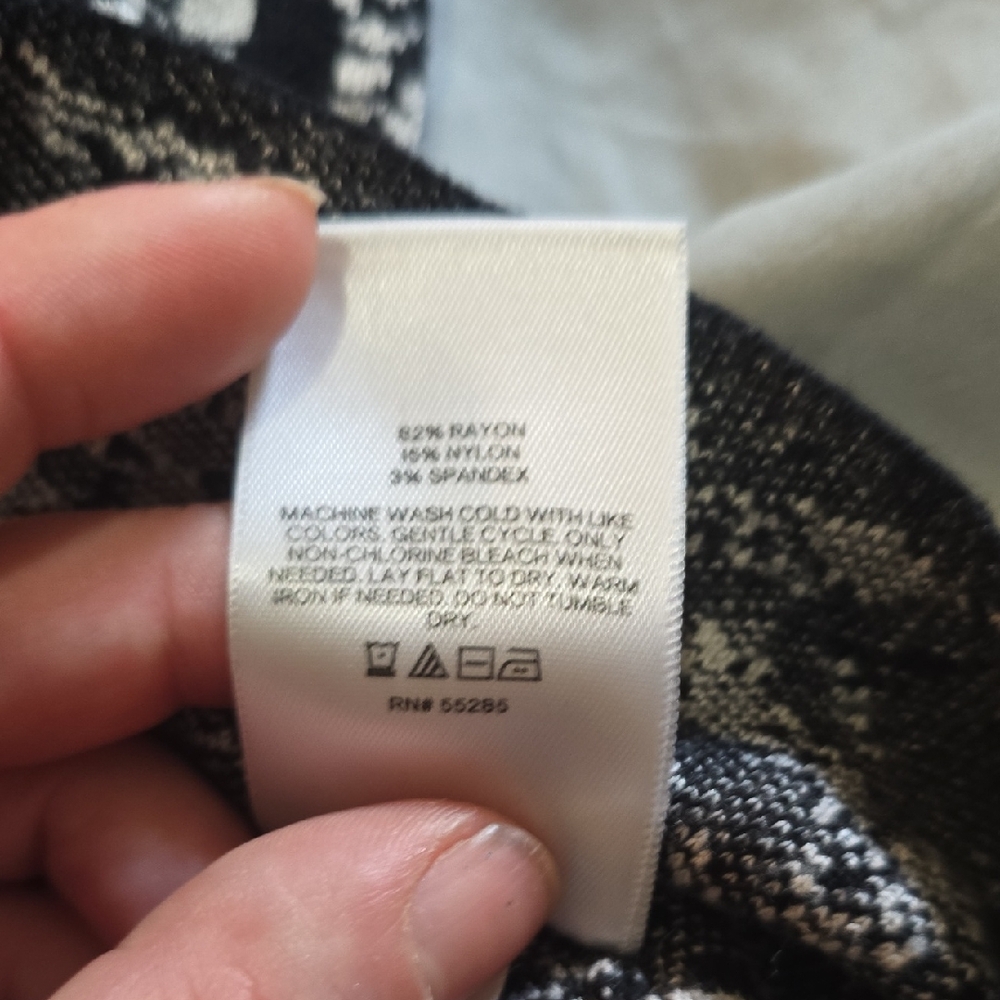 Express Monochrome Patterned Knit - image 3